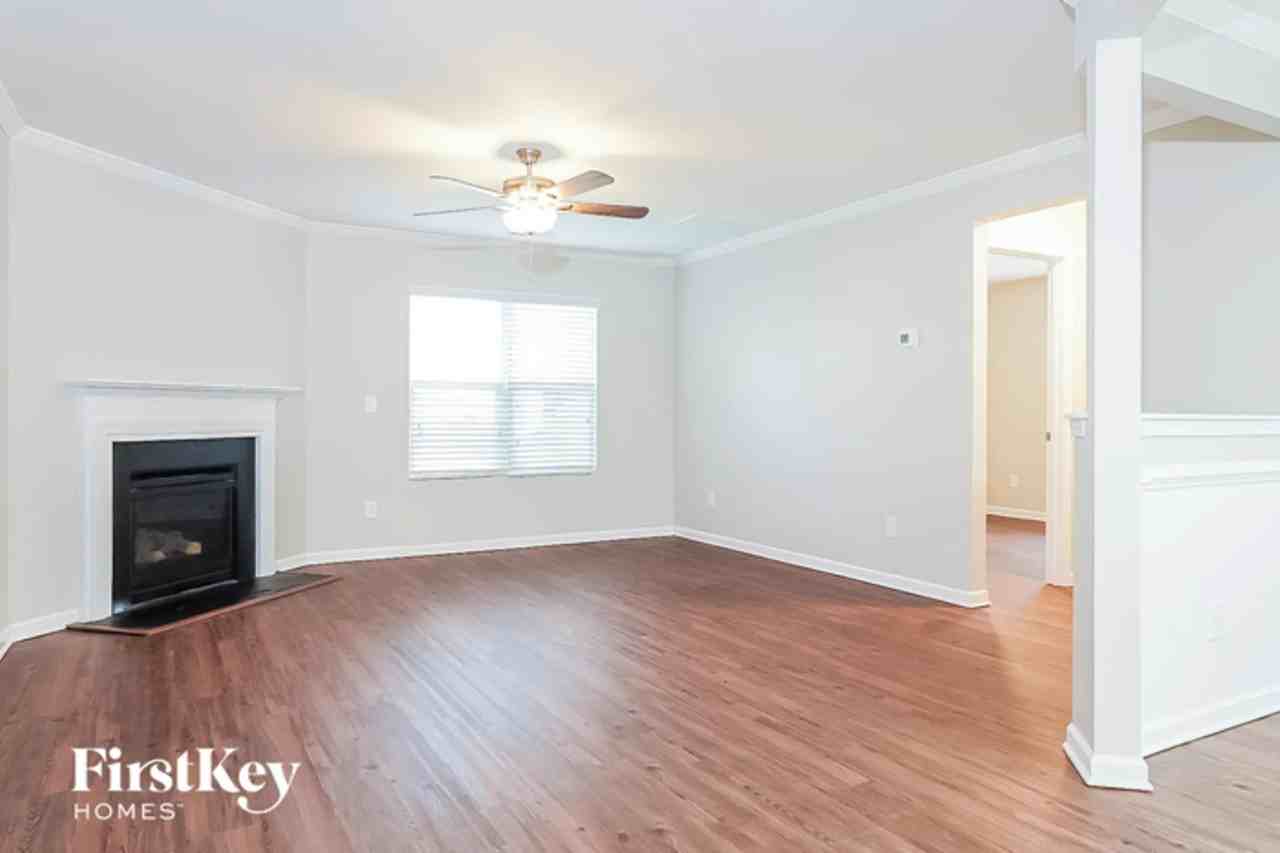 111 Norwood Ct N - Photo 2 of 14