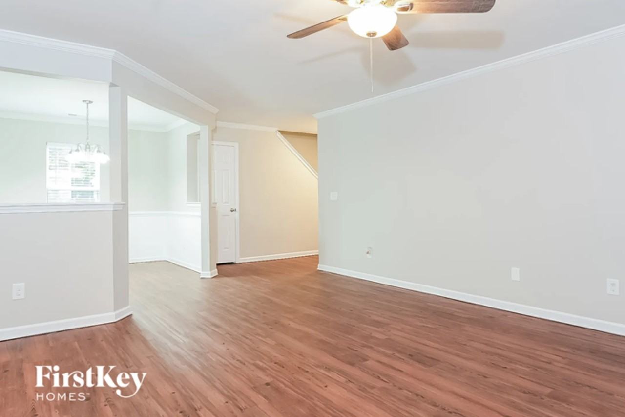 111 Norwood Ct N - Photo 3 of 14