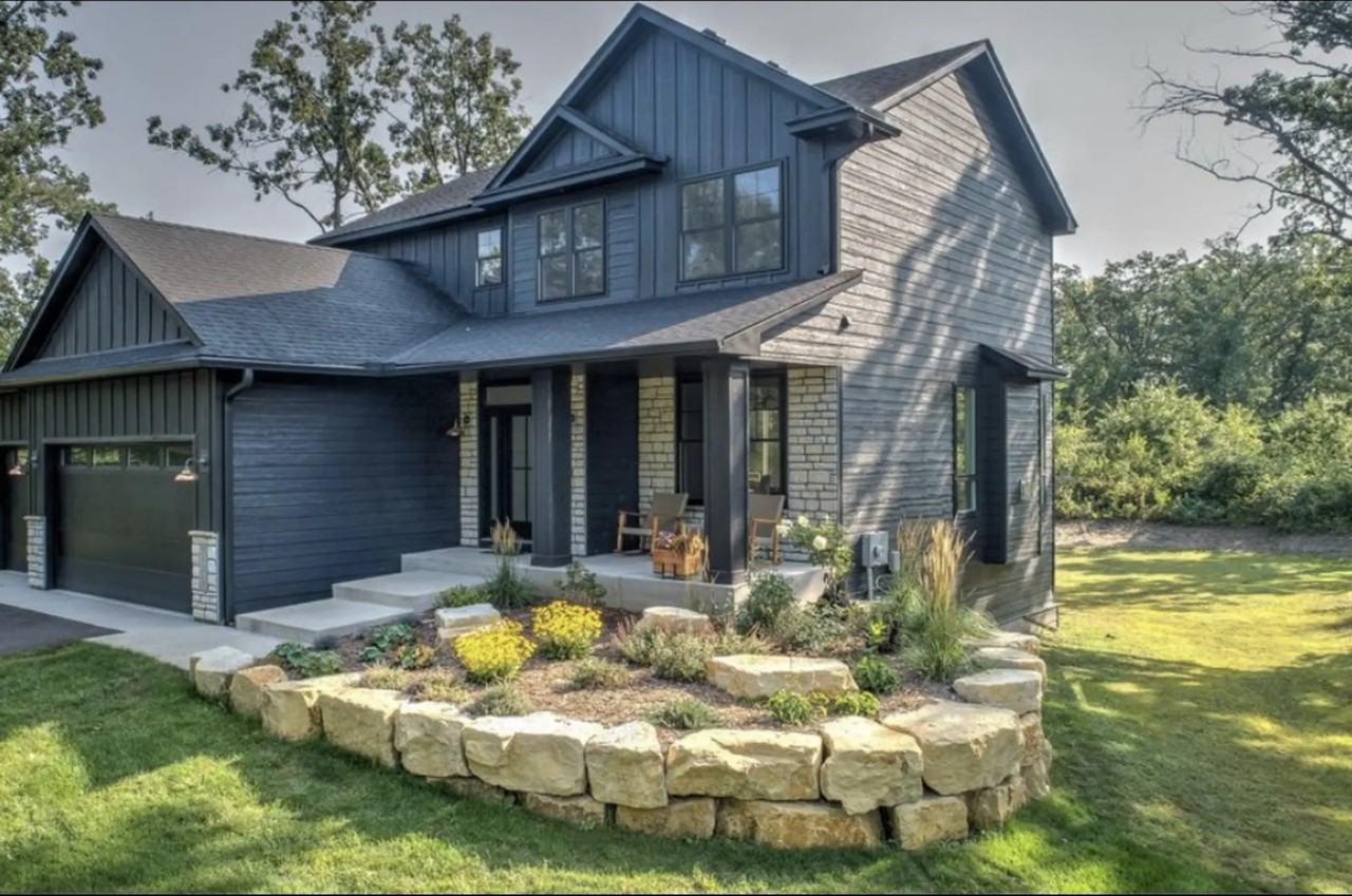 25217 Lincoln Dr Ne - Photo 2 of 17