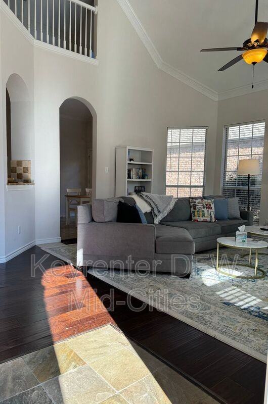 6213 Park Meadow Ln - Photo 2 of 38