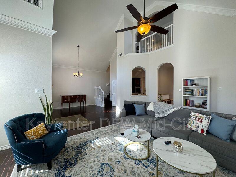 6213 Park Meadow Ln - Photo 3 of 38