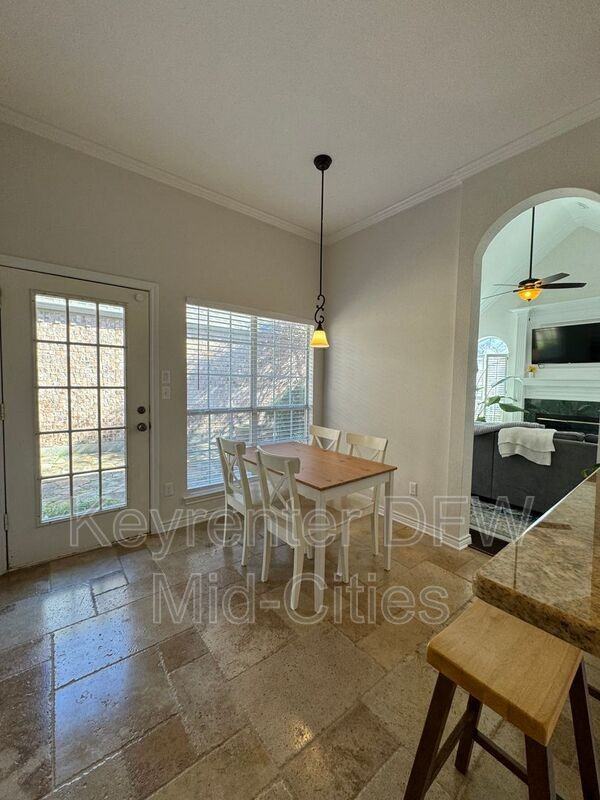 6213 Park Meadow Ln - Photo 7 of 38