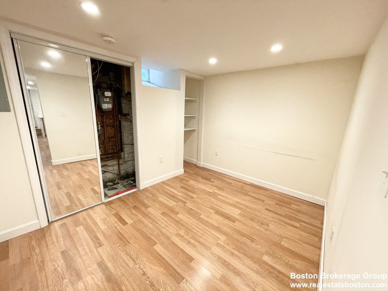 16 Greenwich St - Photo 4 of 8