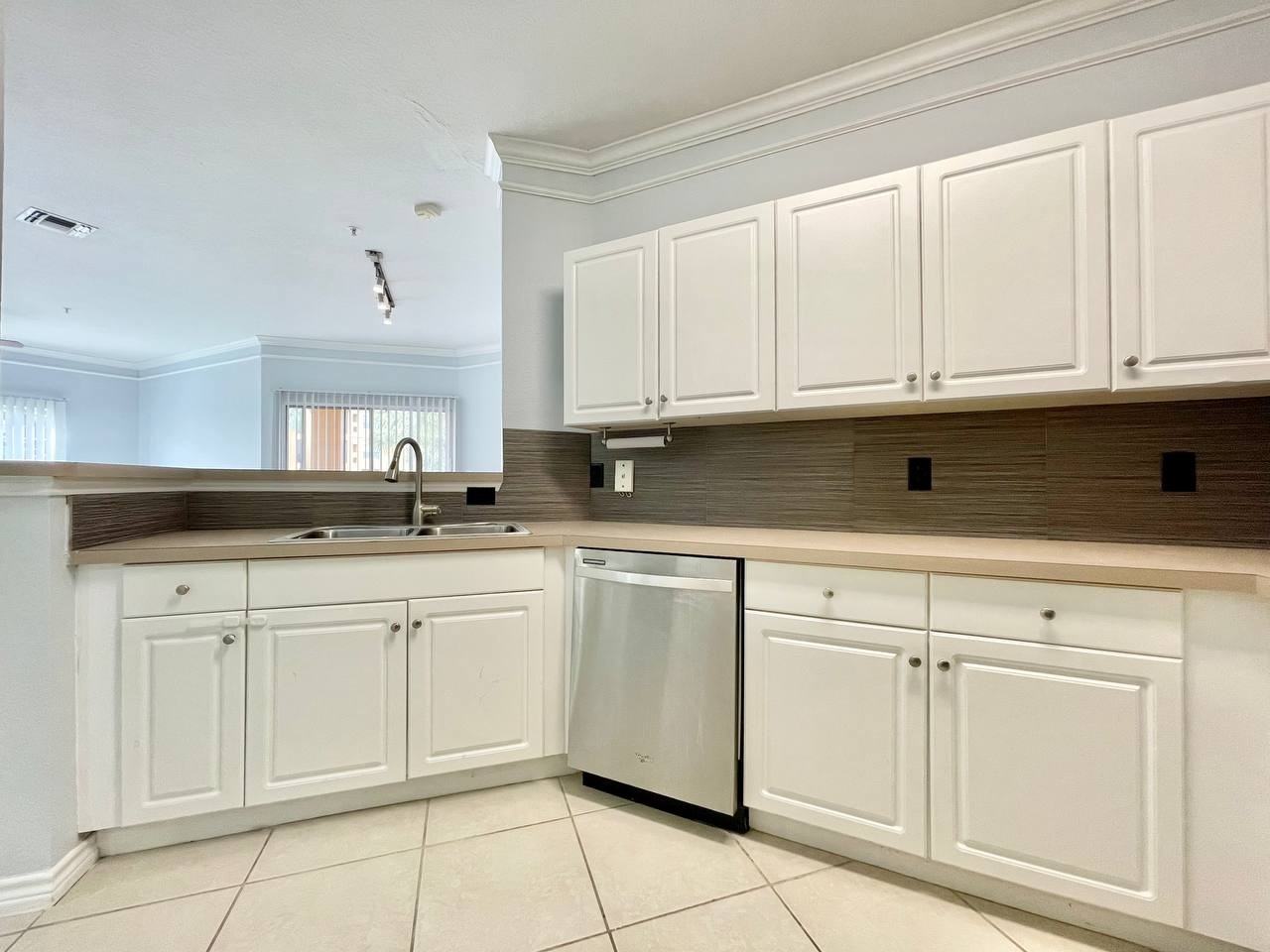 4333 Bayside Village Dr #128 - Photo 7 of 34