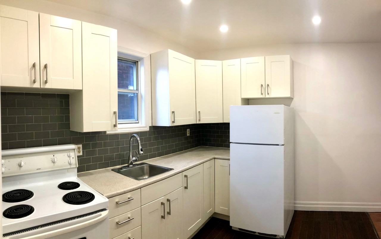 228 Woodbine Avenue - Photo 4 of 15