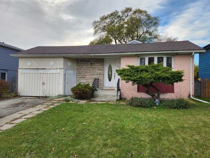 884 Reytan Blvd - Photo 2 of 11