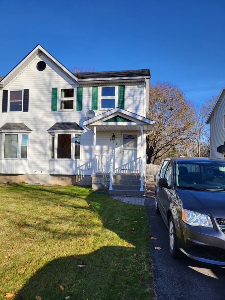 470 Grandtrunk Avenue, Kingston, ONTARIO K7M 8W8 3 Bedroom House for