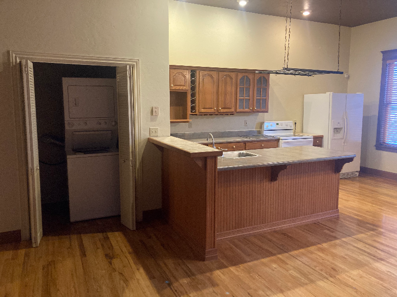 306 S Union Ave - Photo 6 of 8