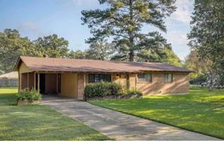 featured image of 207 Monroe Drive