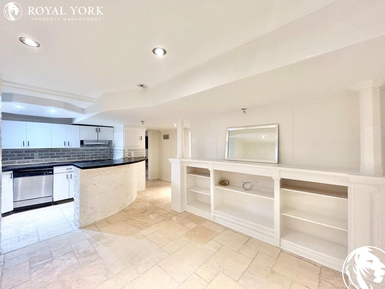 44 Westcliffe Cres #2 - Photo 3 of 29