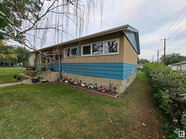 7508 73 Avenue Northwest - Photo 2 of 20