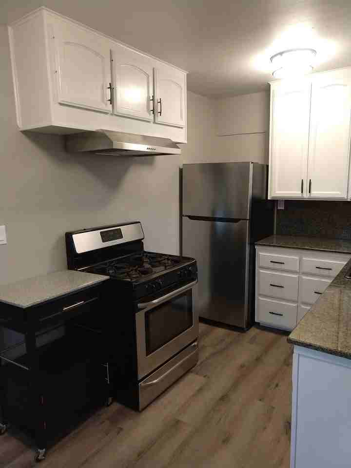 1913 Irving Ave #NA - Photo 2 of 12