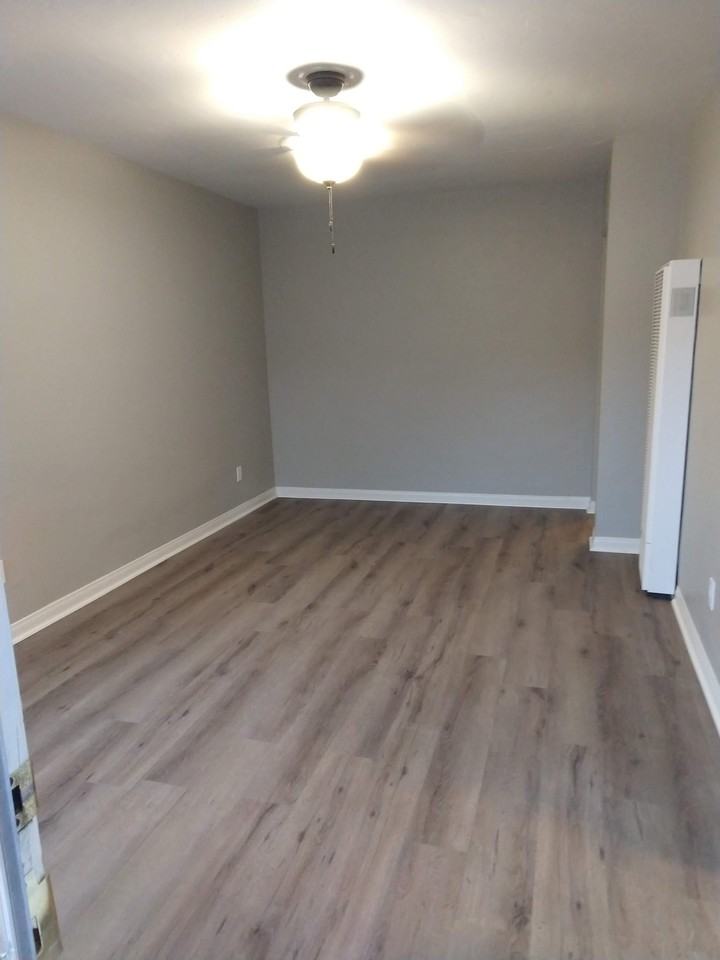 1913 Irving Ave #NA - Photo 3 of 12