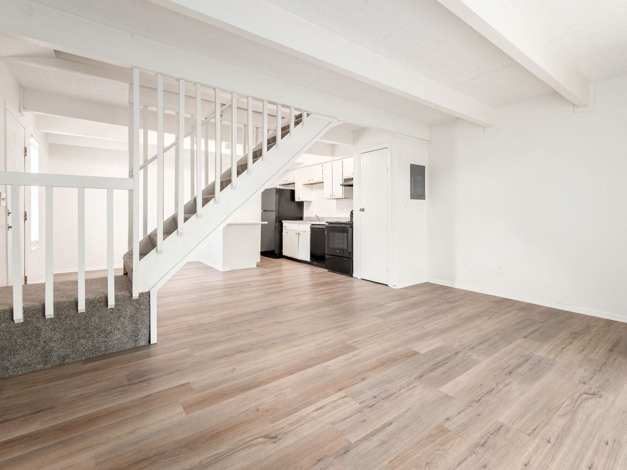 2415 Eakin Rd #2415 - Photo 3 of 9