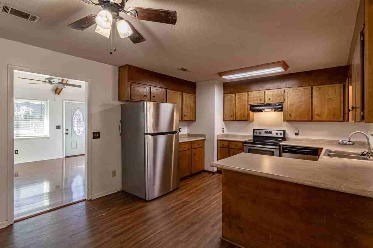 633 Slade St #1 - Photo 7 of 24
