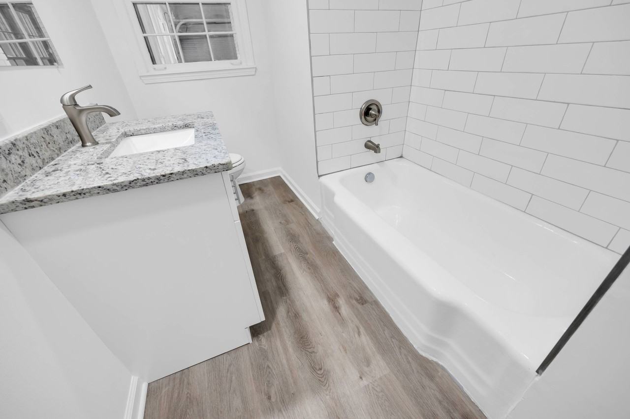 1586 Kings Rd #1 - Photo 3 of 11
