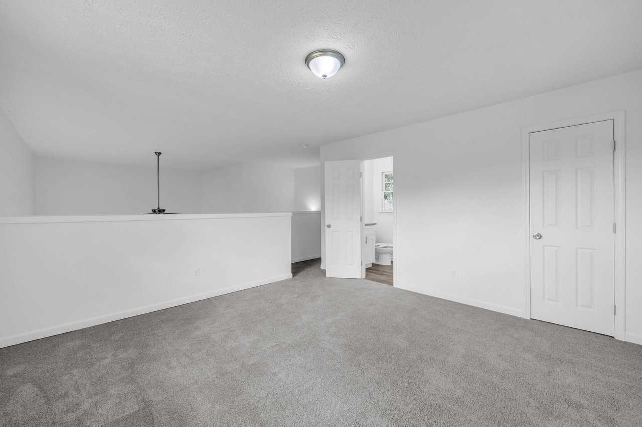 1586 Kings Rd #1 - Photo 5 of 11