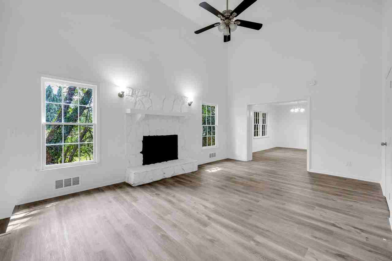 1586 Kings Rd #1 - Photo 7 of 11