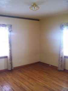 1512 Cambridge Dr - Photo 2 of 4