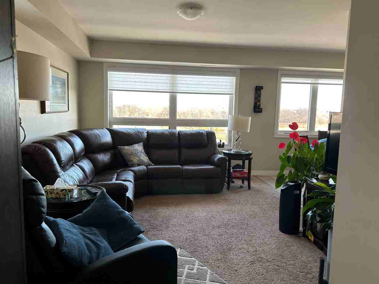 1418 Simcoe St S #5