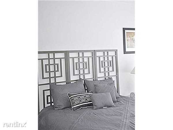 1430 Brickell Bay Dr - Photo 2 of 8