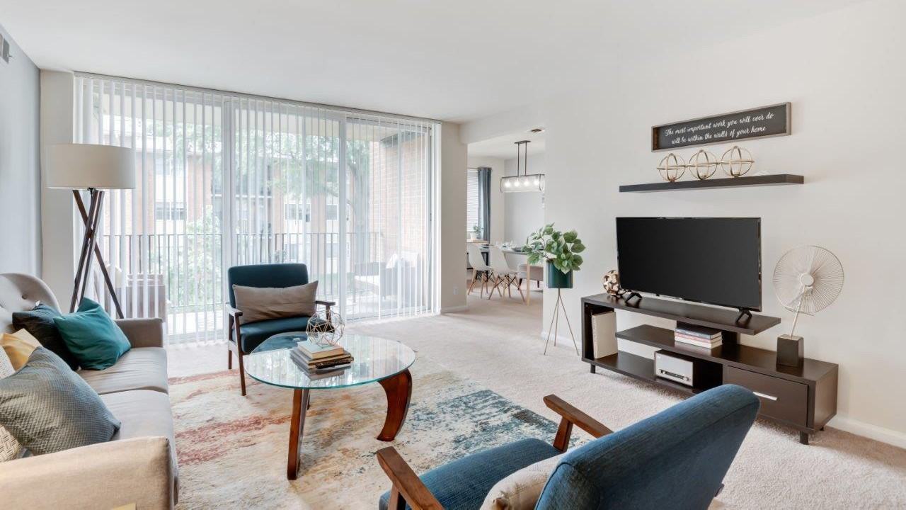 Willow Run at Mark Center Apartment Homes - Photo 5 of 26