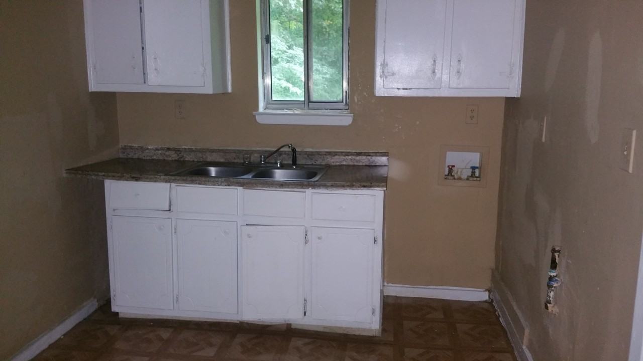 1389 Longcrest Rd - Photo 3 of 3