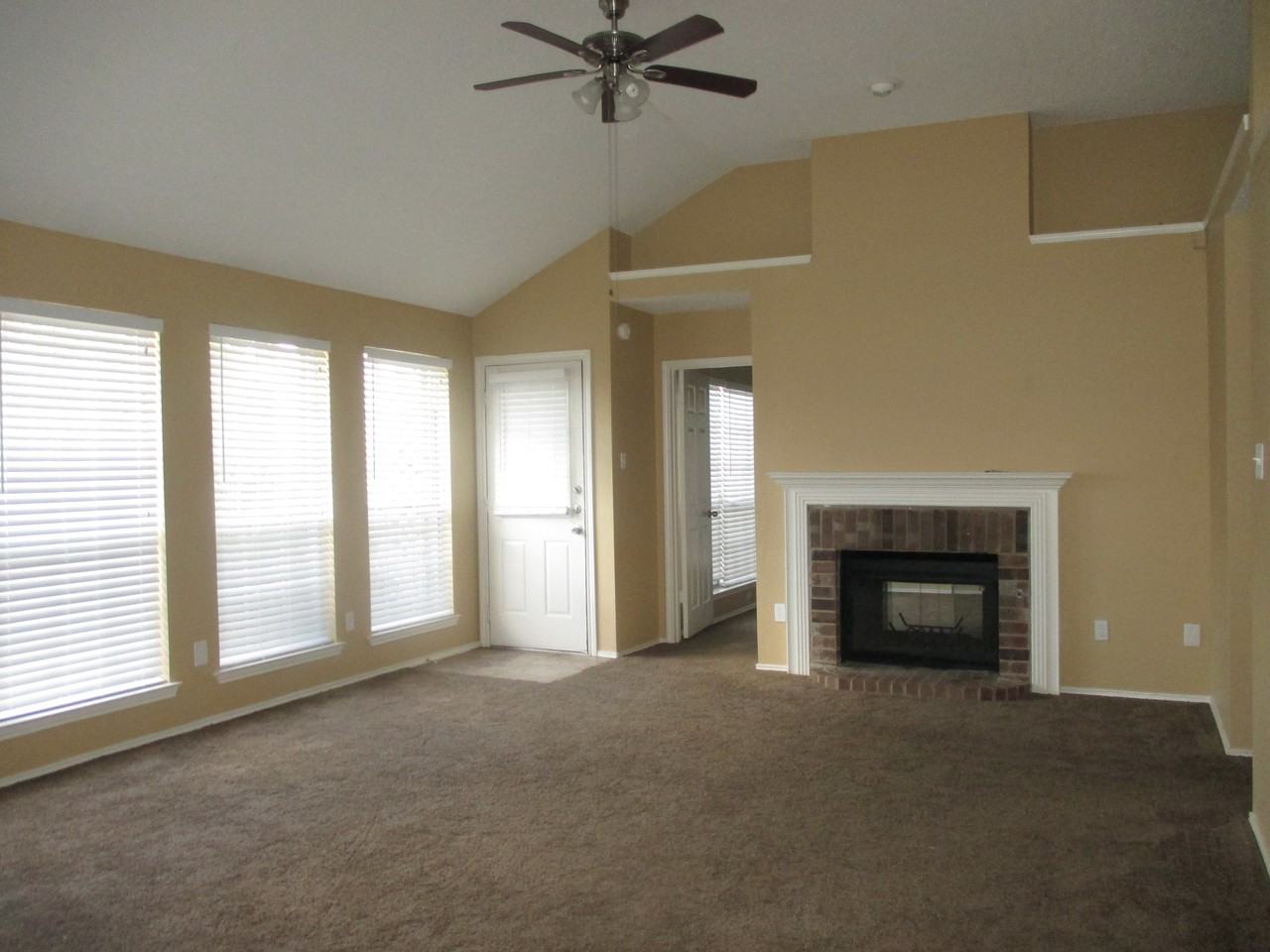 6613 Teresa Ln - Photo 3 of 15