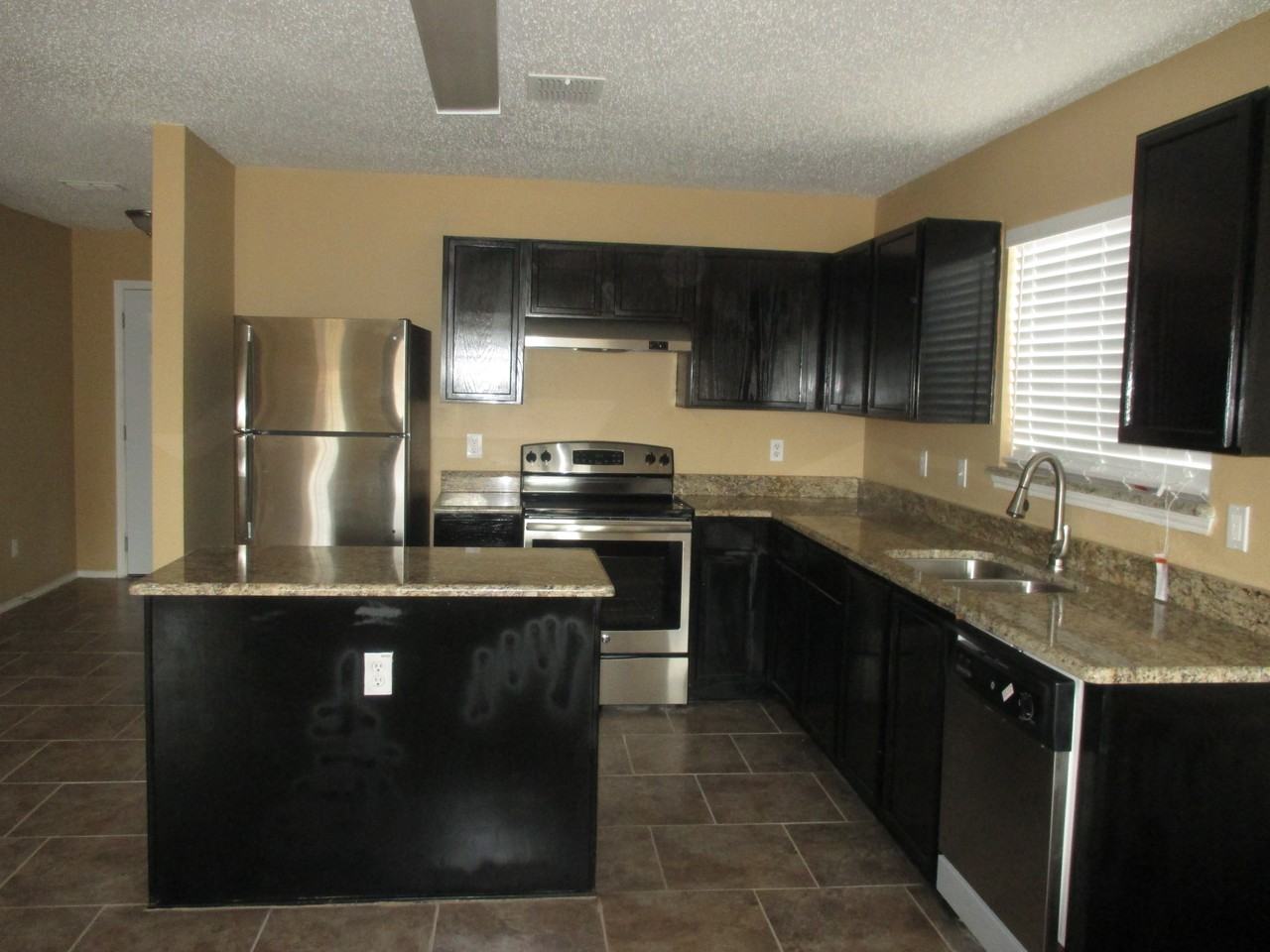 2454 Meadowgate Ln - Photo 3 of 14