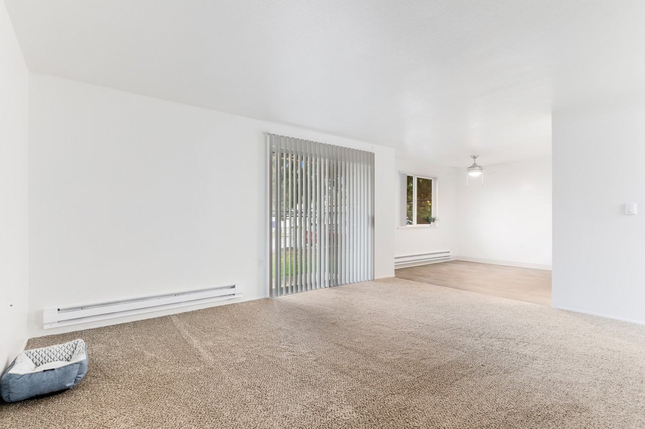 East Park Place Apartments - Photo 3 of 15