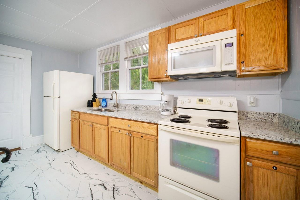 W 5th St - Photo 7 of 22