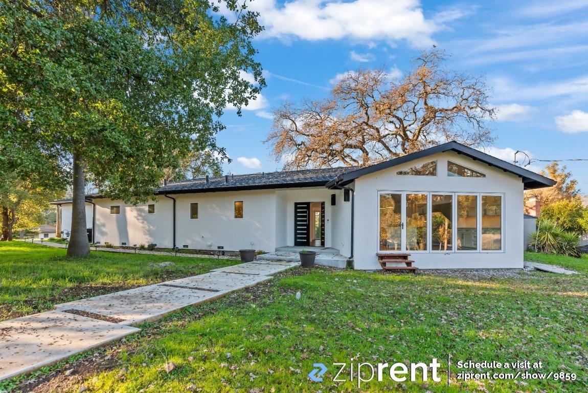 17031 Holiday Dr - Photo 2 of 29