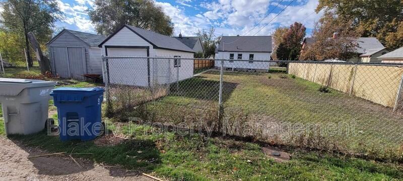 116 S Fern St #B - Photo 4 of 31