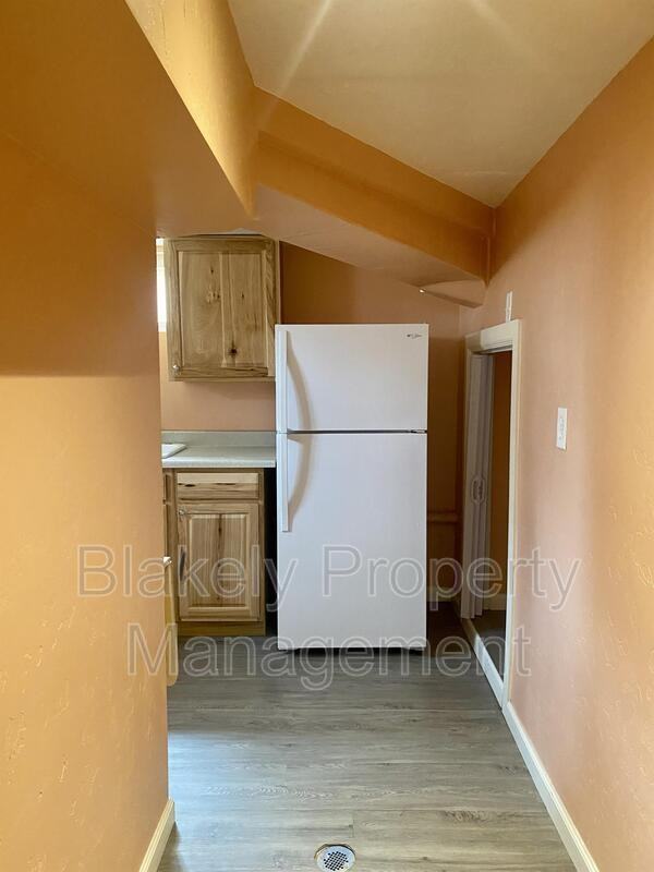 116 S Fern St #B - Photo 6 of 31