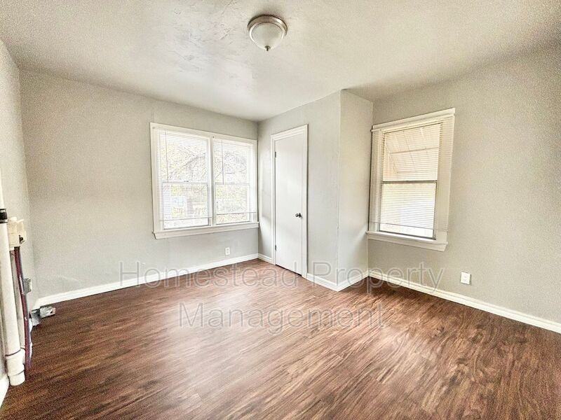 1709 N Page Ave - Photo 4 of 9