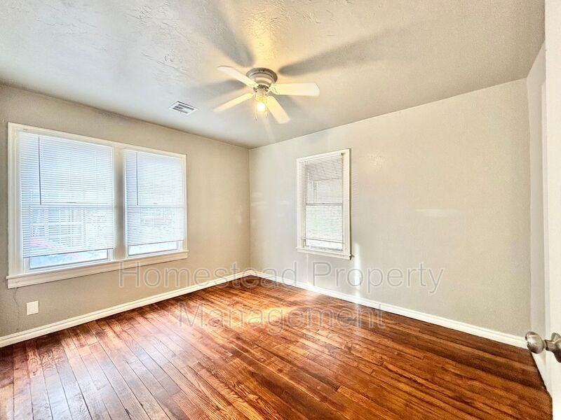 1709 N Page Ave - Photo 6 of 9