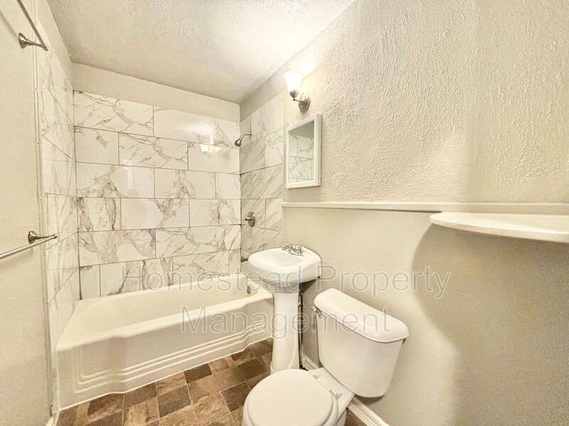 1709 N Page Ave - Photo 7 of 9