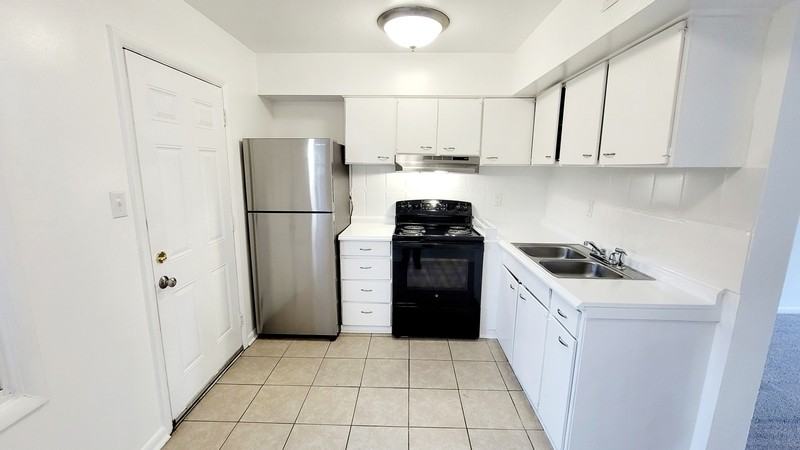 2653 Wayside Dr - Photo 4 of 18