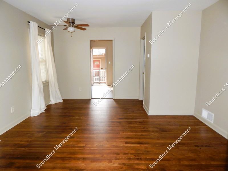 2476B Maple St #B - Photo 4 of 13