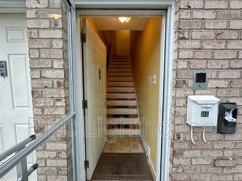 11 Glen Hollow Dr - Photo 2 of 18