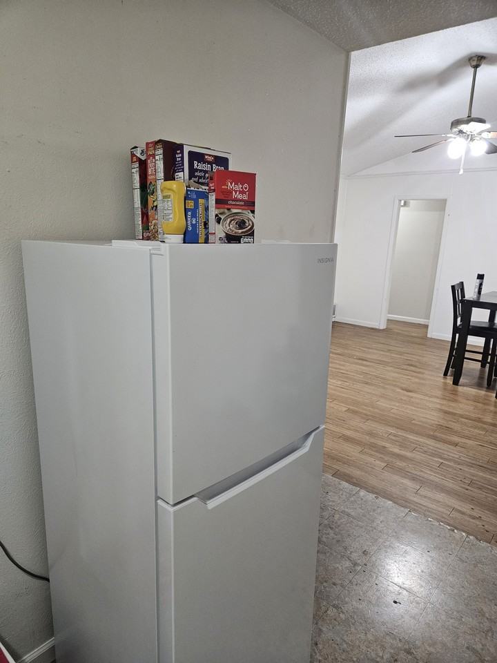 6104 Melinda Drive - Photo 3 of 9