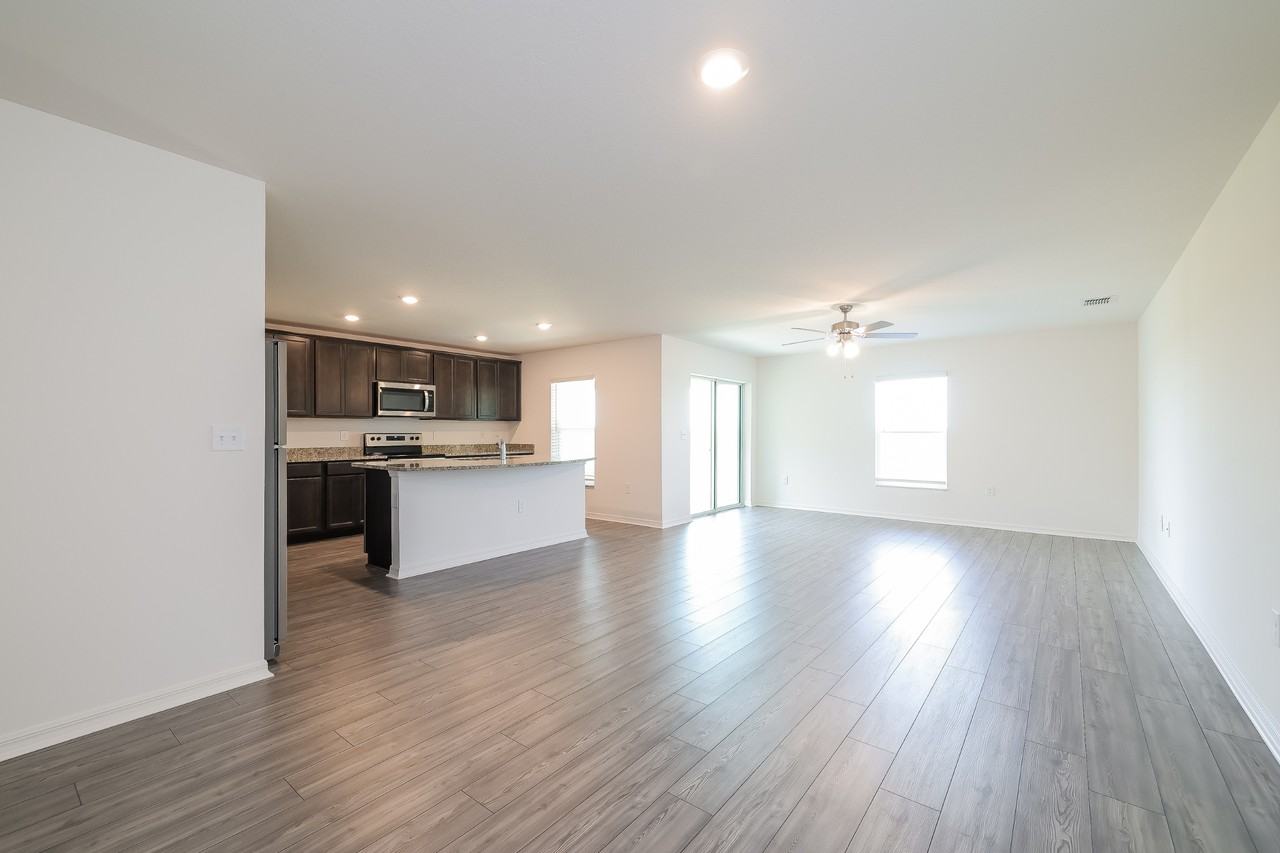 1615 Swan Lake Cir - Photo 2 of 15