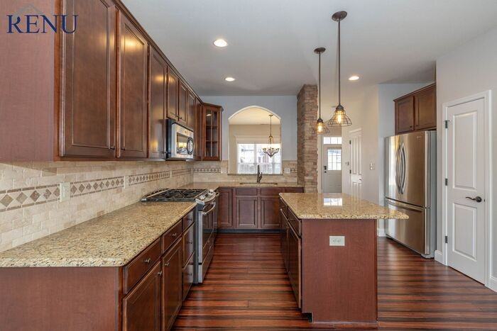1354 Middlebury Dr - Photo 2 of 22