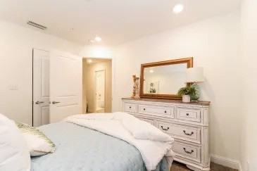 122 Cabot Ln - Photo 2 of 5