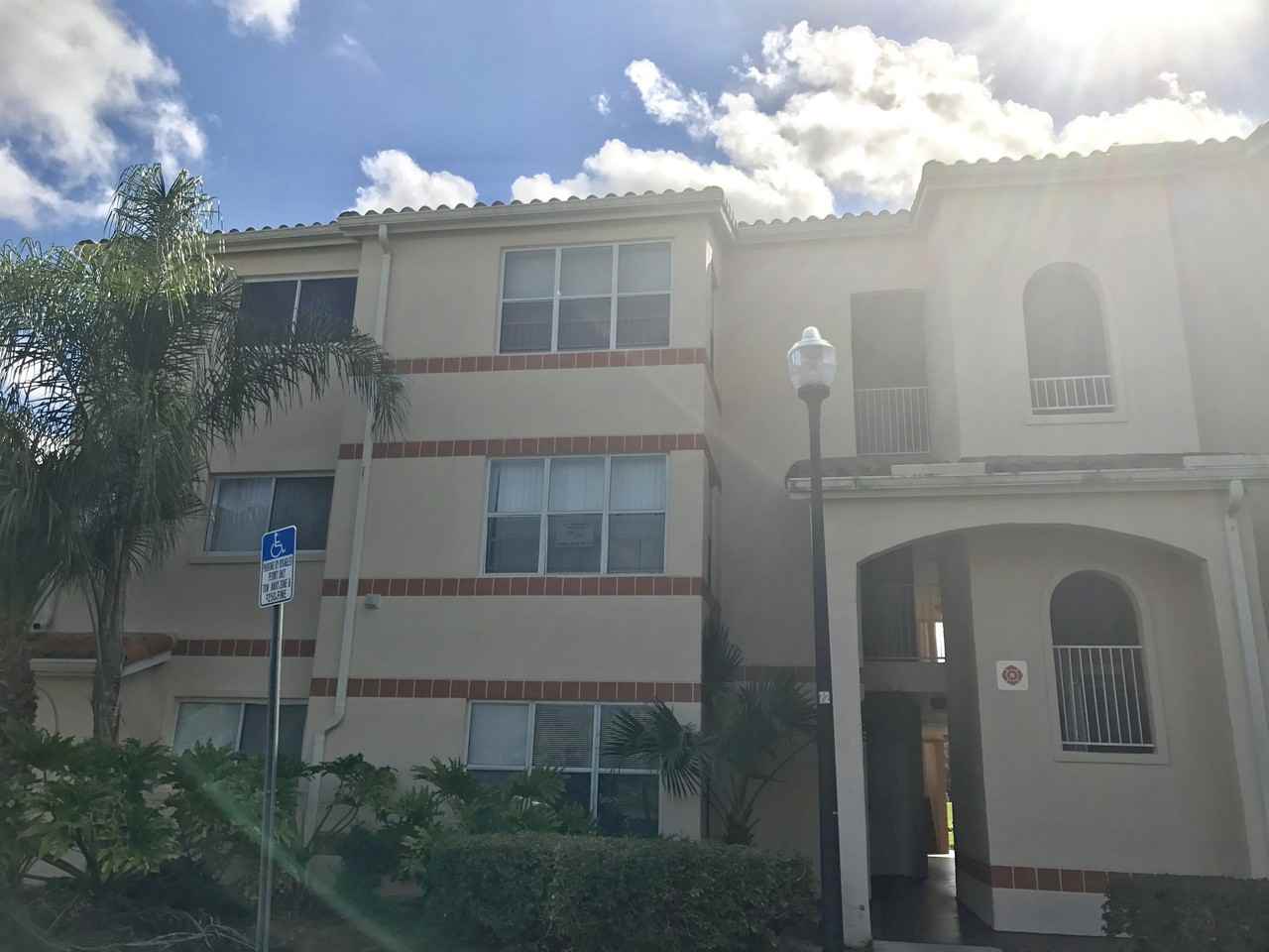 3390 Pinewalk Dr N #128