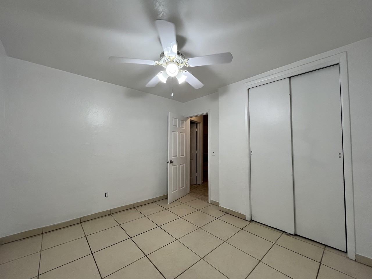 6543 Sw 28th St #504 - Photo 7 of 13