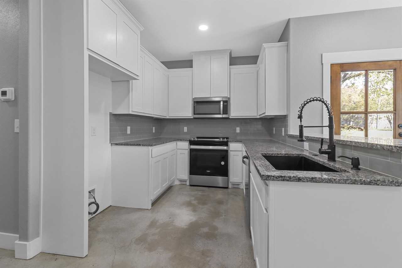 1309/1311 South 5th Avenue, Denison, TX 75021 - 1309 #1309 - Photo 6 of 17