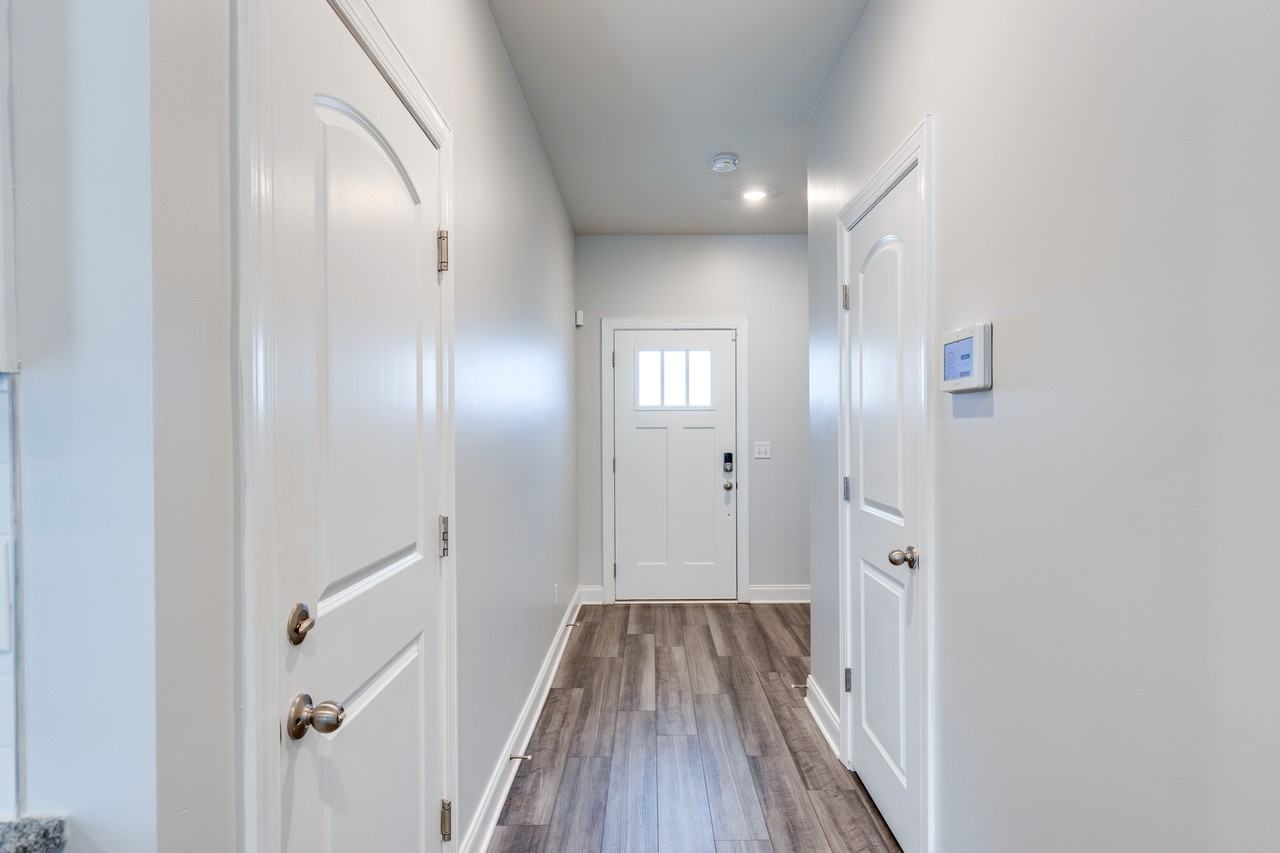 725 Prairie View Dr #1 - Photo 5 of 26