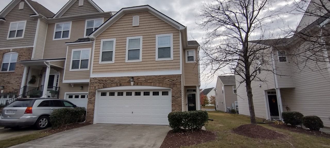 705 Keystone Park Dr - Photo 2 of 10