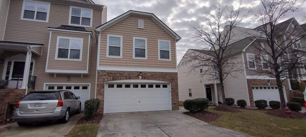 705 Keystone Park Dr - Photo 3 of 10